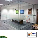 GLASS PARTITION