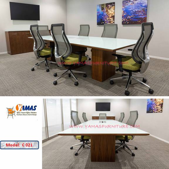 Conference table in Karachi C021